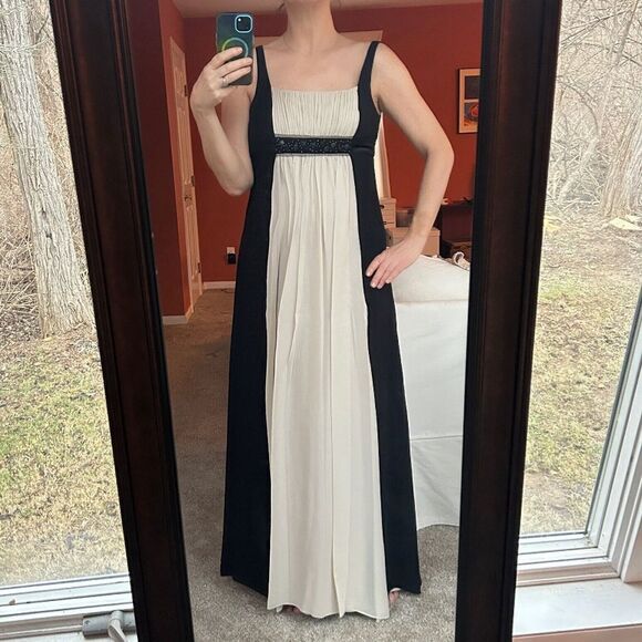 BCBG MaxAzria modest Silk Chiffon Evening Gown Maxi Dress Black Cream Size 6 - Picture 5 of 14